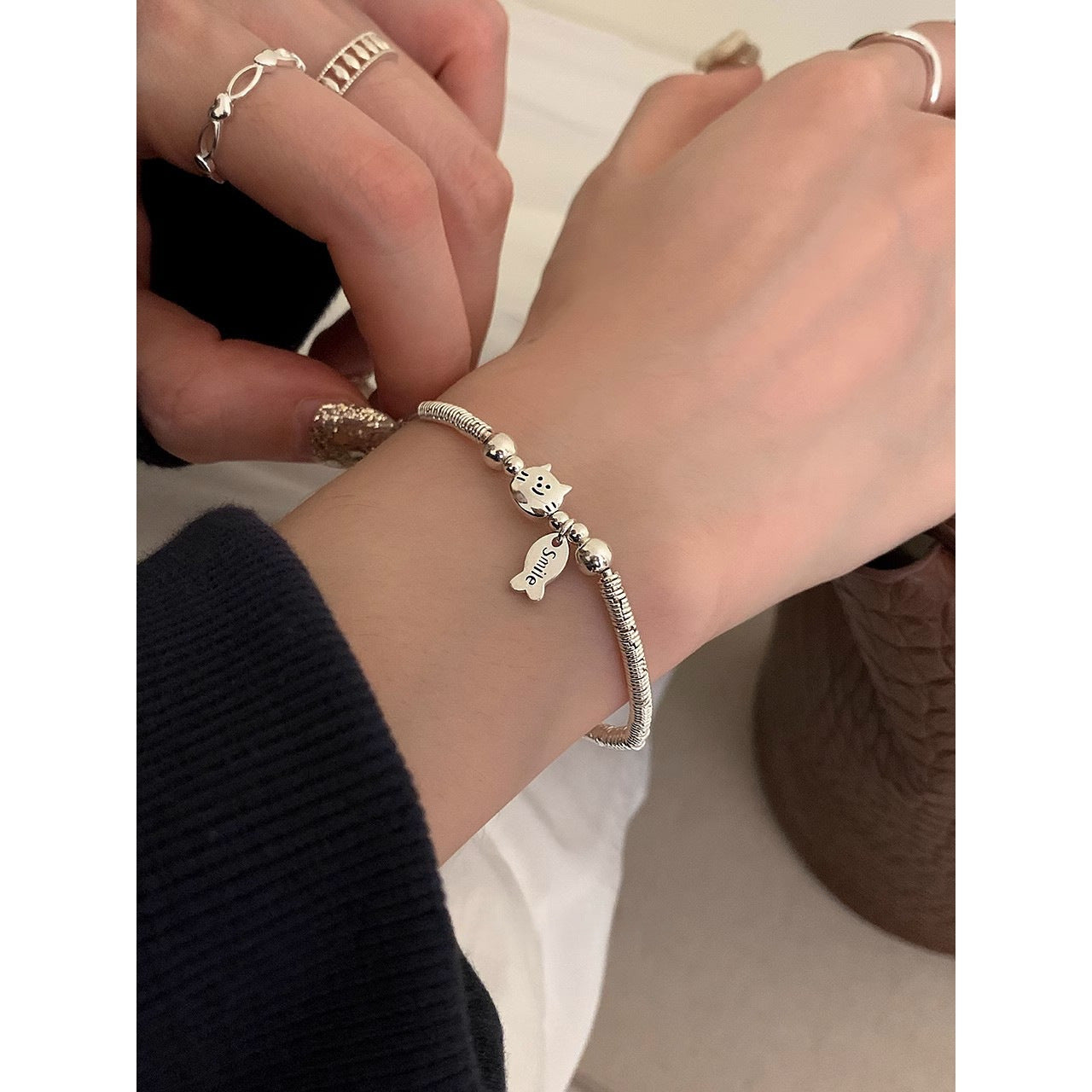 Simple Sterling Silver Small Plate Wrapped With Cat And Fish Eating Bracelet