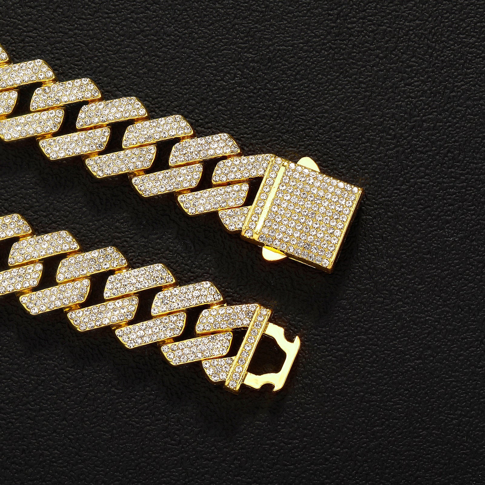 Diamond-Shaped Cuban-Link Necklace